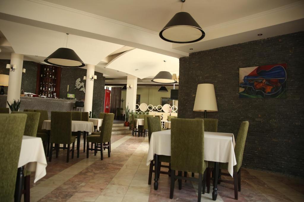 Sirena Hotel Tushemisht 외부 사진