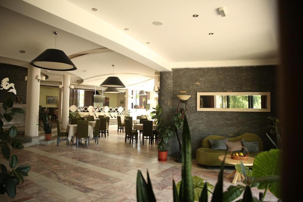 Sirena Hotel Tushemisht 외부 사진