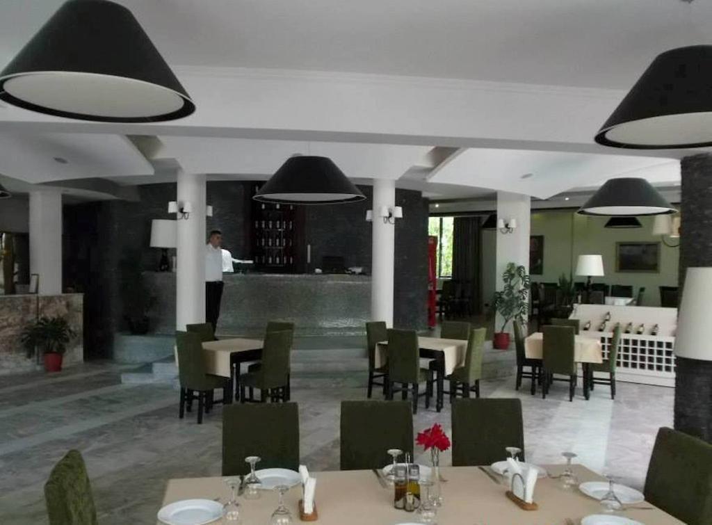 Sirena Hotel Tushemisht 외부 사진