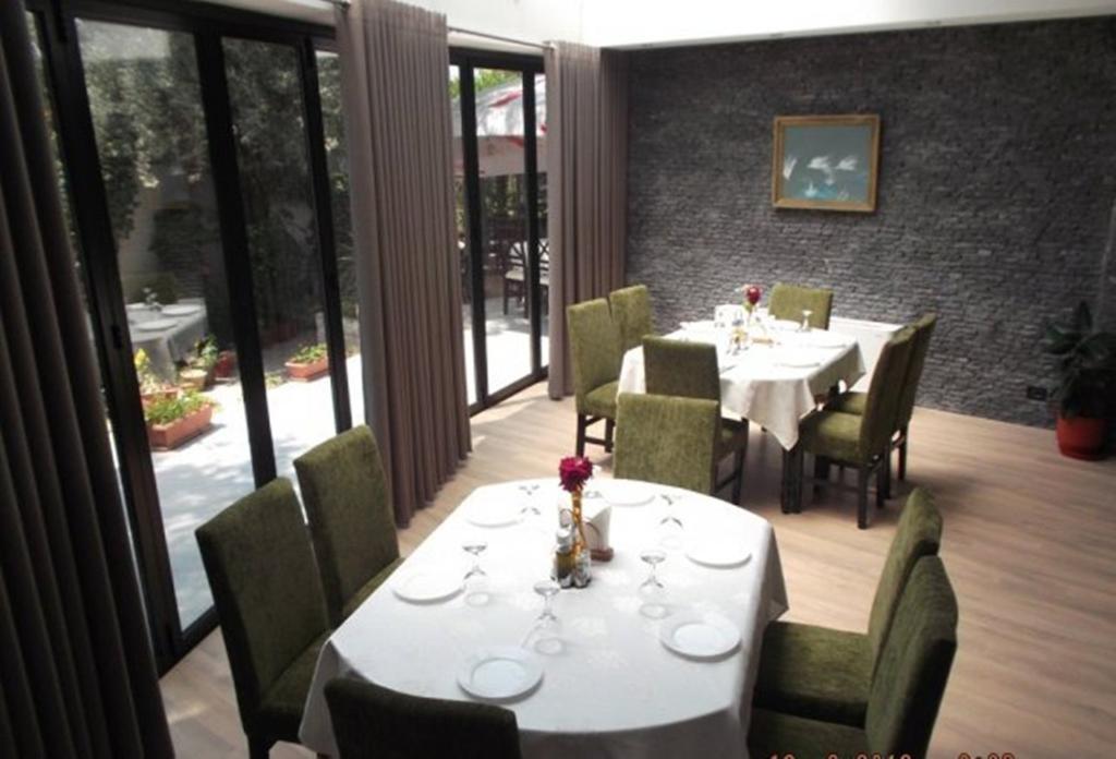 Sirena Hotel Tushemisht 외부 사진