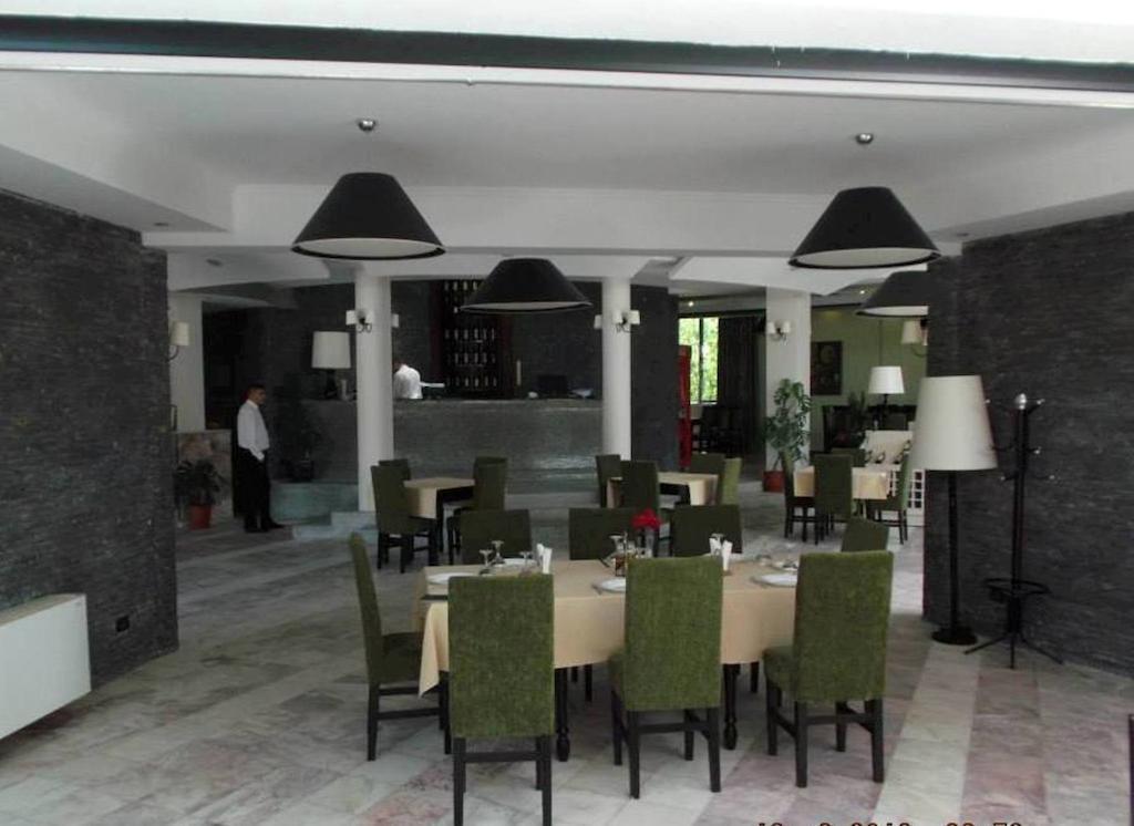 Sirena Hotel Tushemisht 외부 사진