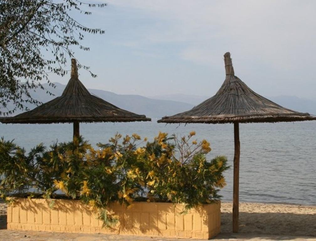 Sirena Hotel Tushemisht 외부 사진