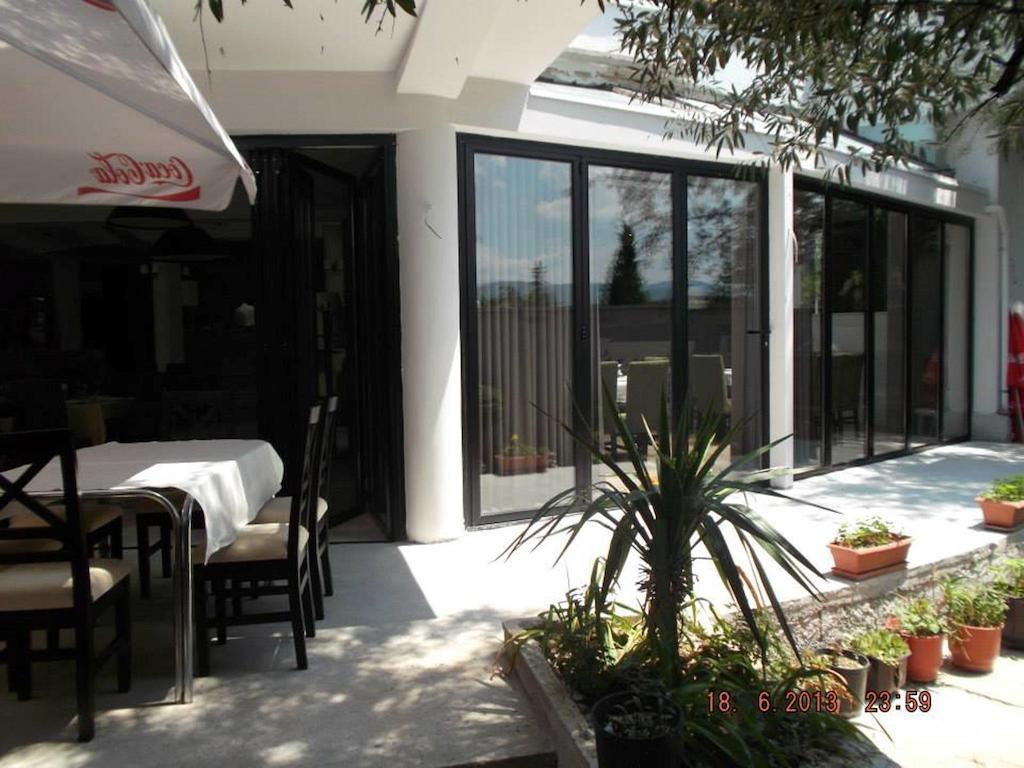Sirena Hotel Tushemisht 외부 사진